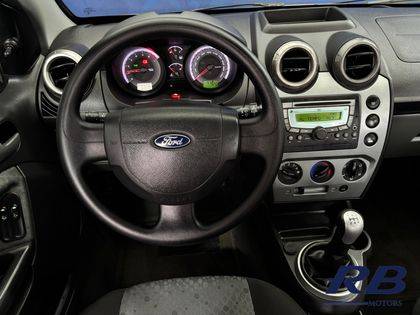 FORD FIESTA 1.0 ROCAM HATCH 8V FLEX 4P MANUAL FORD FIESTA 1.0 ROCAM HATCH 8V FLEX 4P MANUAL